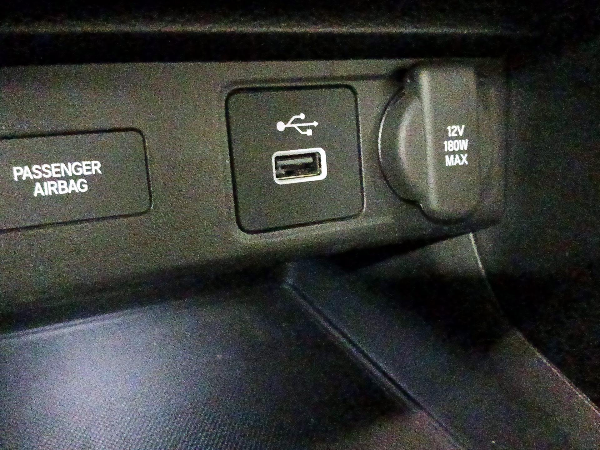 Thumbnail: 2023 Acura Integra - 18