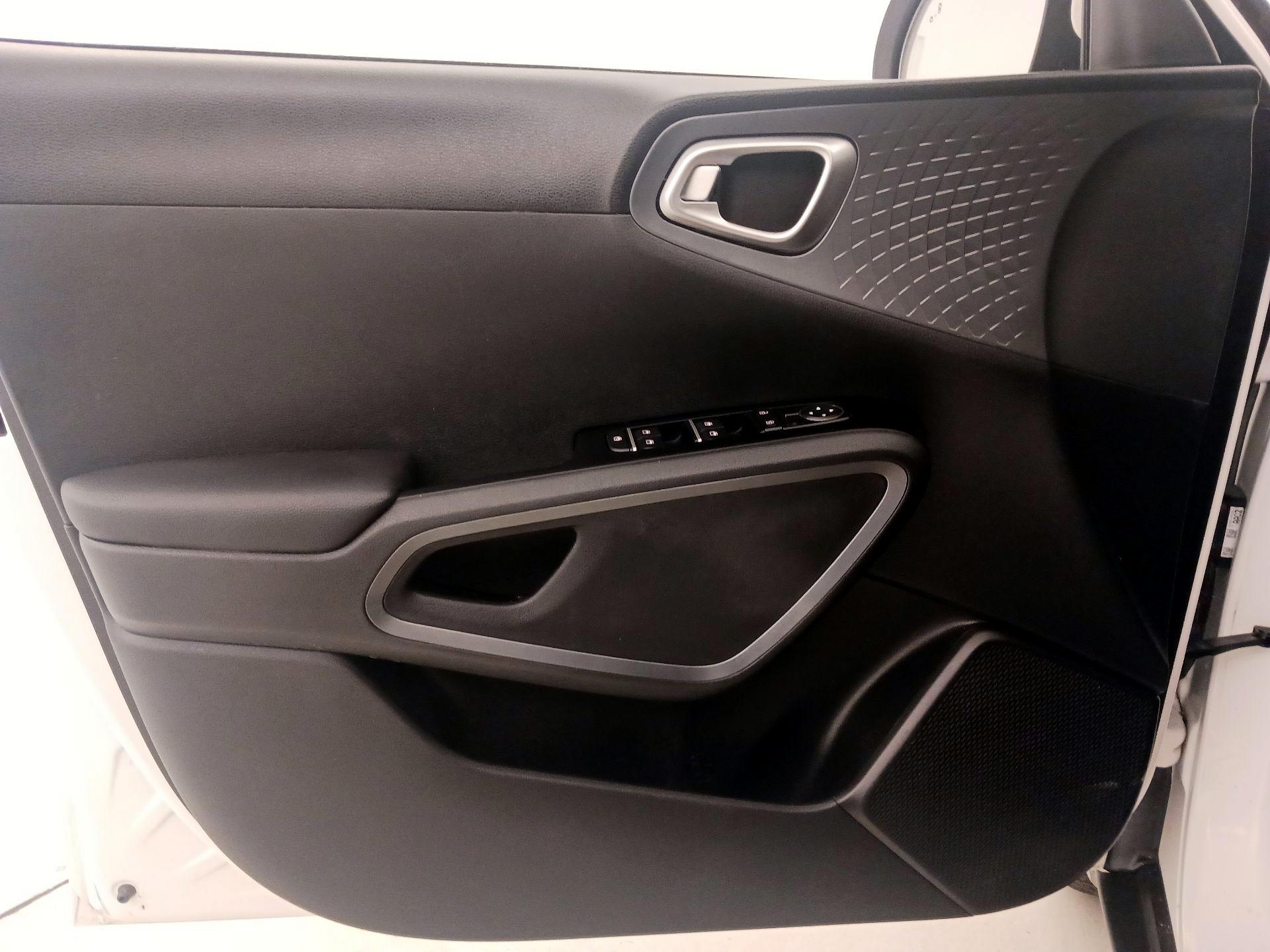 Thumbnail: 2020 Kia Soul - 12