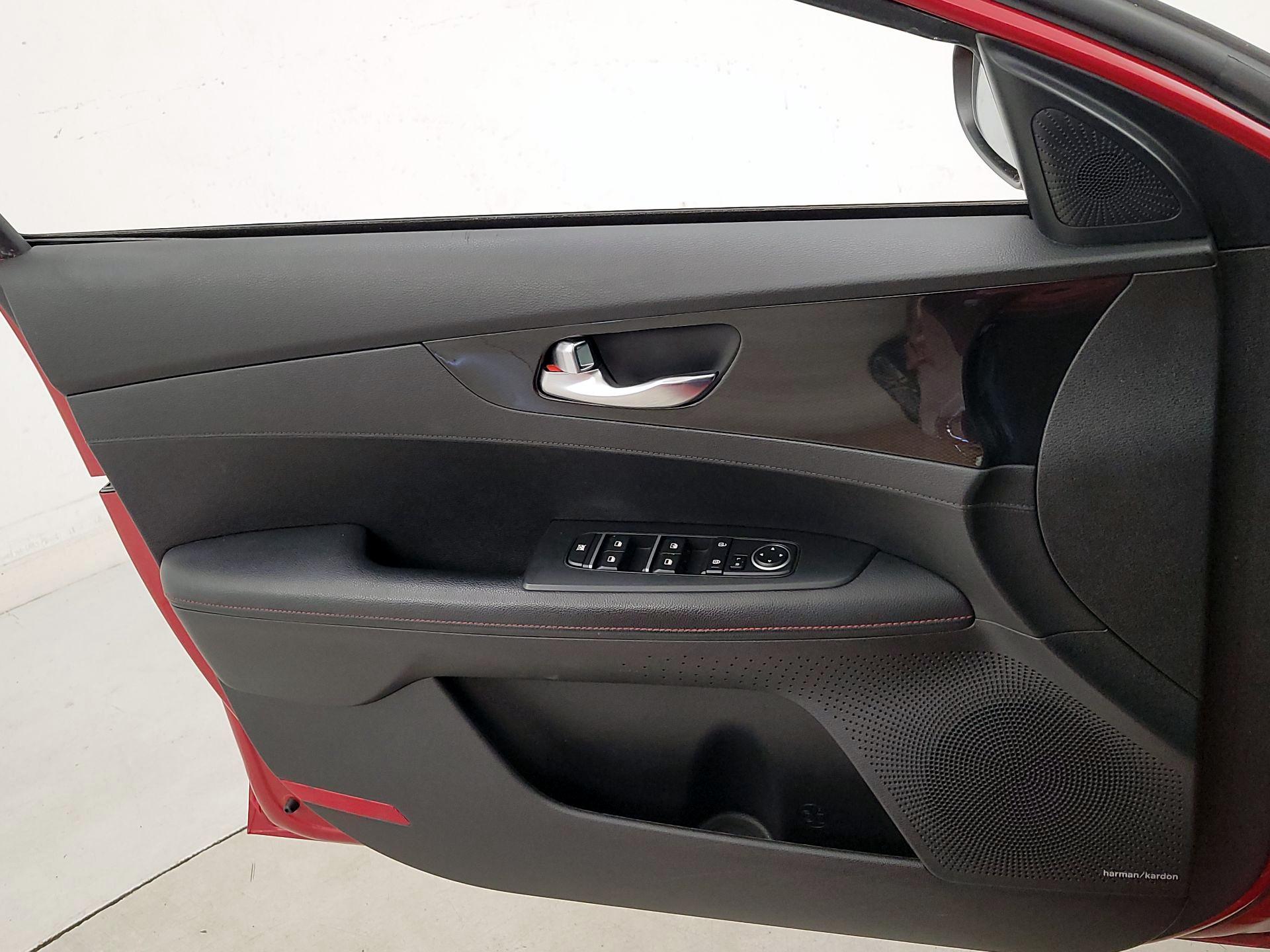 Thumbnail: 2021 Kia Forte - 12