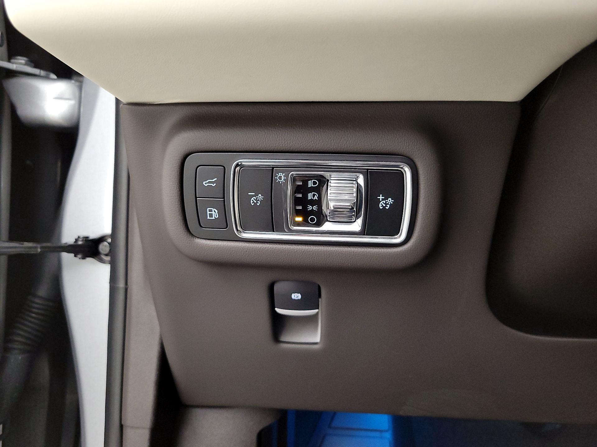 Thumbnail: 2024 Lincoln Nautilus - 13