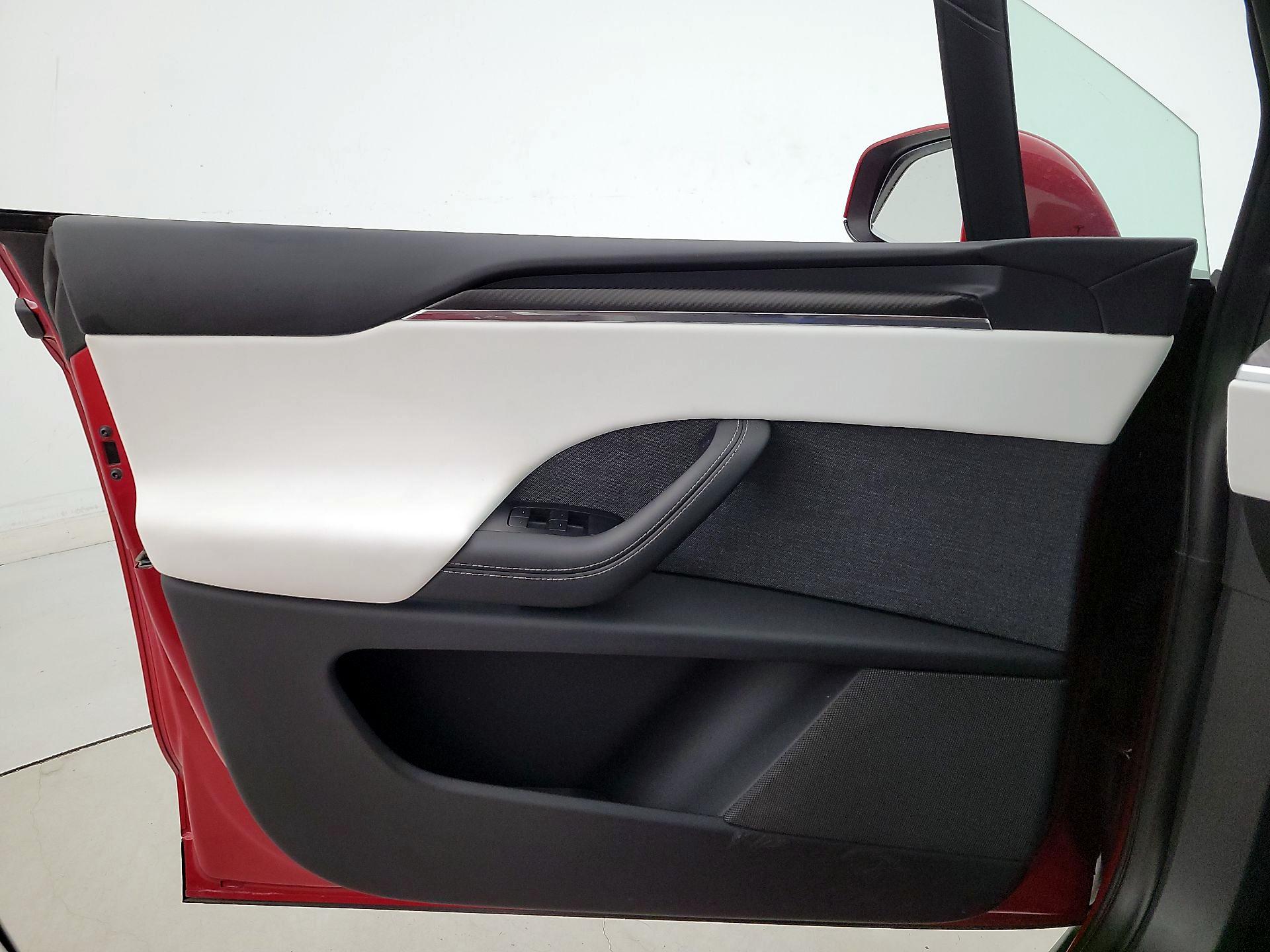 Thumbnail: 2023 Tesla Model X - 12