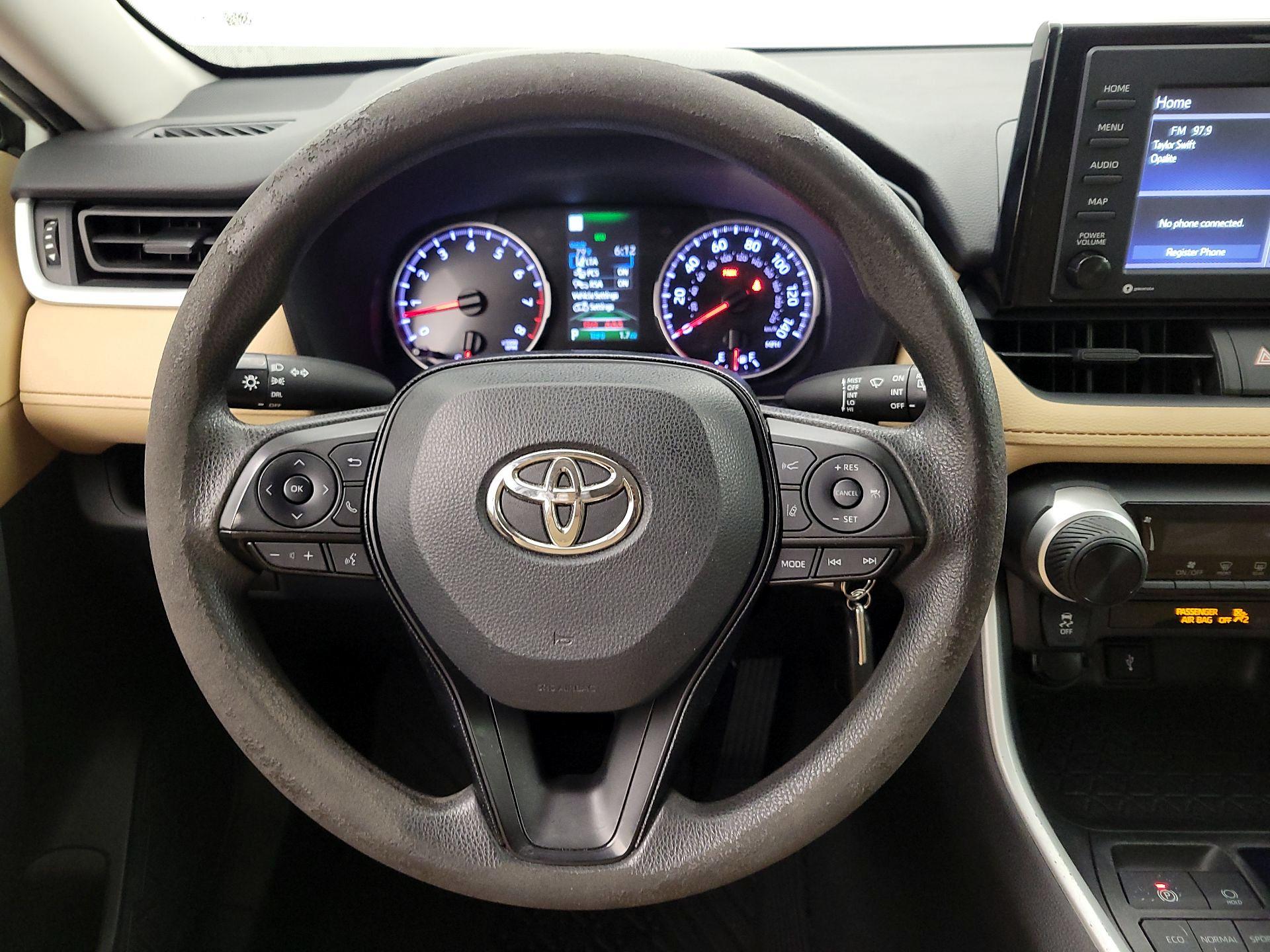 Thumbnail: 2020 Toyota RAV4 - 10