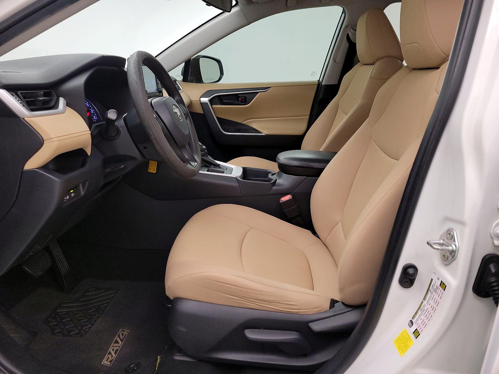 Thumbnail: 2020 Toyota RAV4 - 11