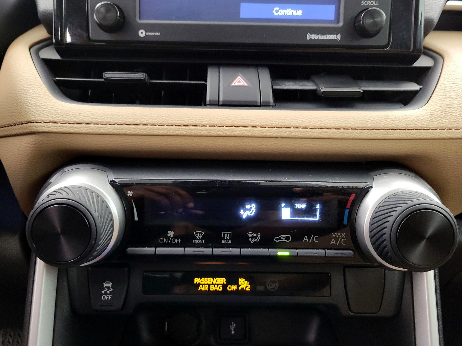 Thumbnail: 2020 Toyota RAV4 - 16