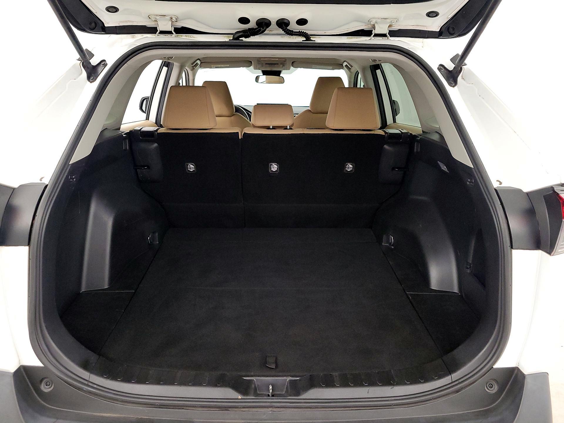 Thumbnail: 2020 Toyota RAV4 - 20