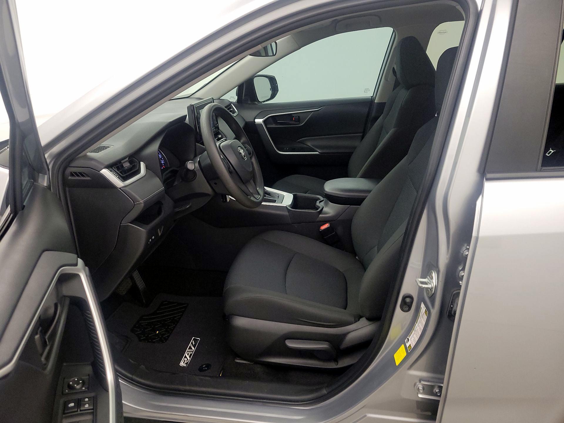 Thumbnail: 2022 Toyota RAV4 - 11