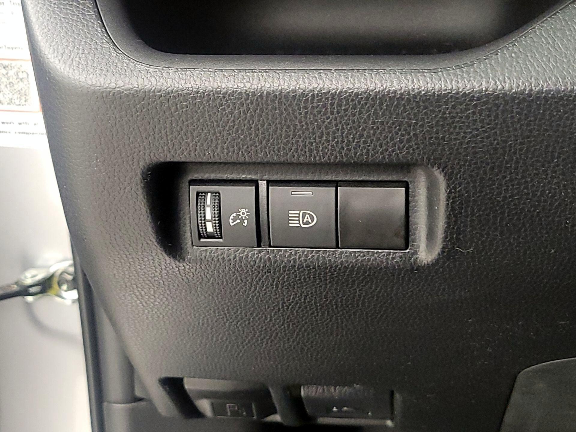 Thumbnail: 2022 Toyota RAV4 - 13