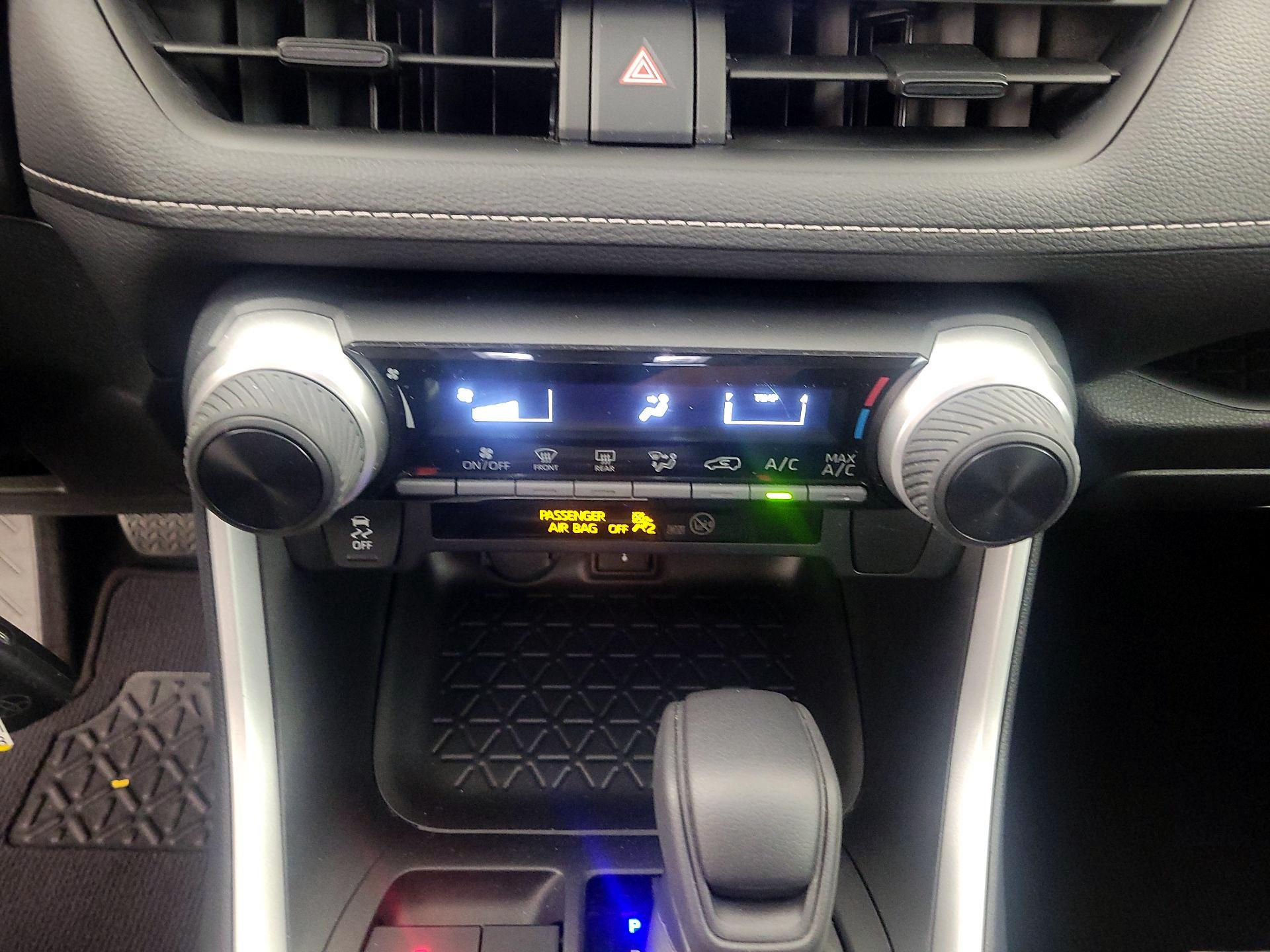 Thumbnail: 2022 Toyota RAV4 - 16