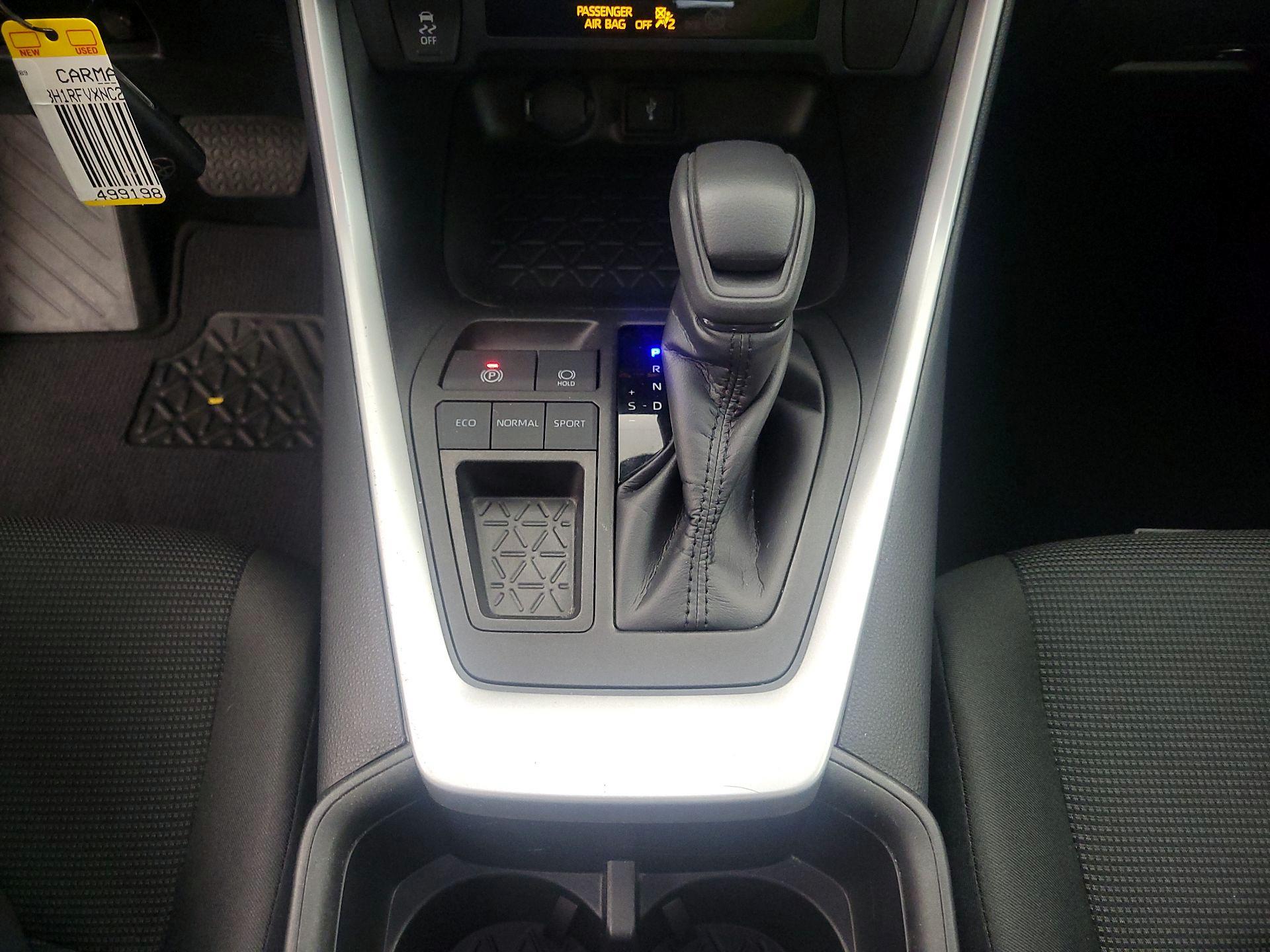 Thumbnail: 2022 Toyota RAV4 - 17