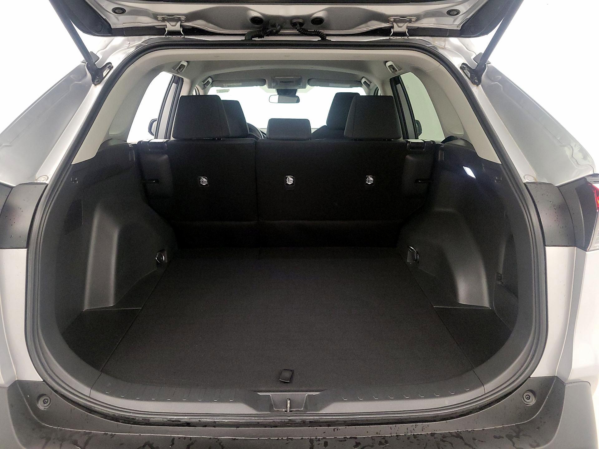 Thumbnail: 2022 Toyota RAV4 - 20