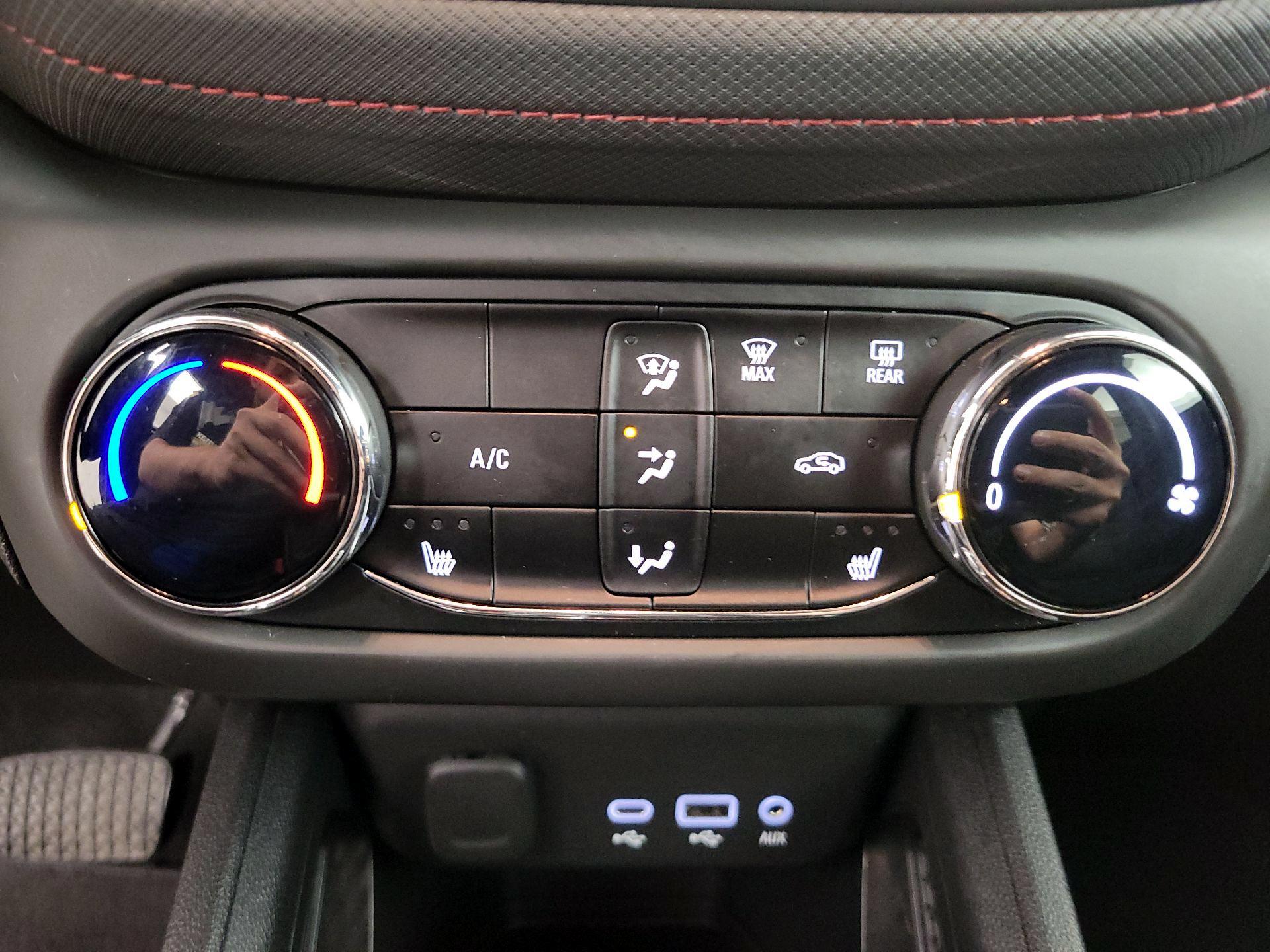 Thumbnail: 2022 Chevrolet TrailBlazer - 16