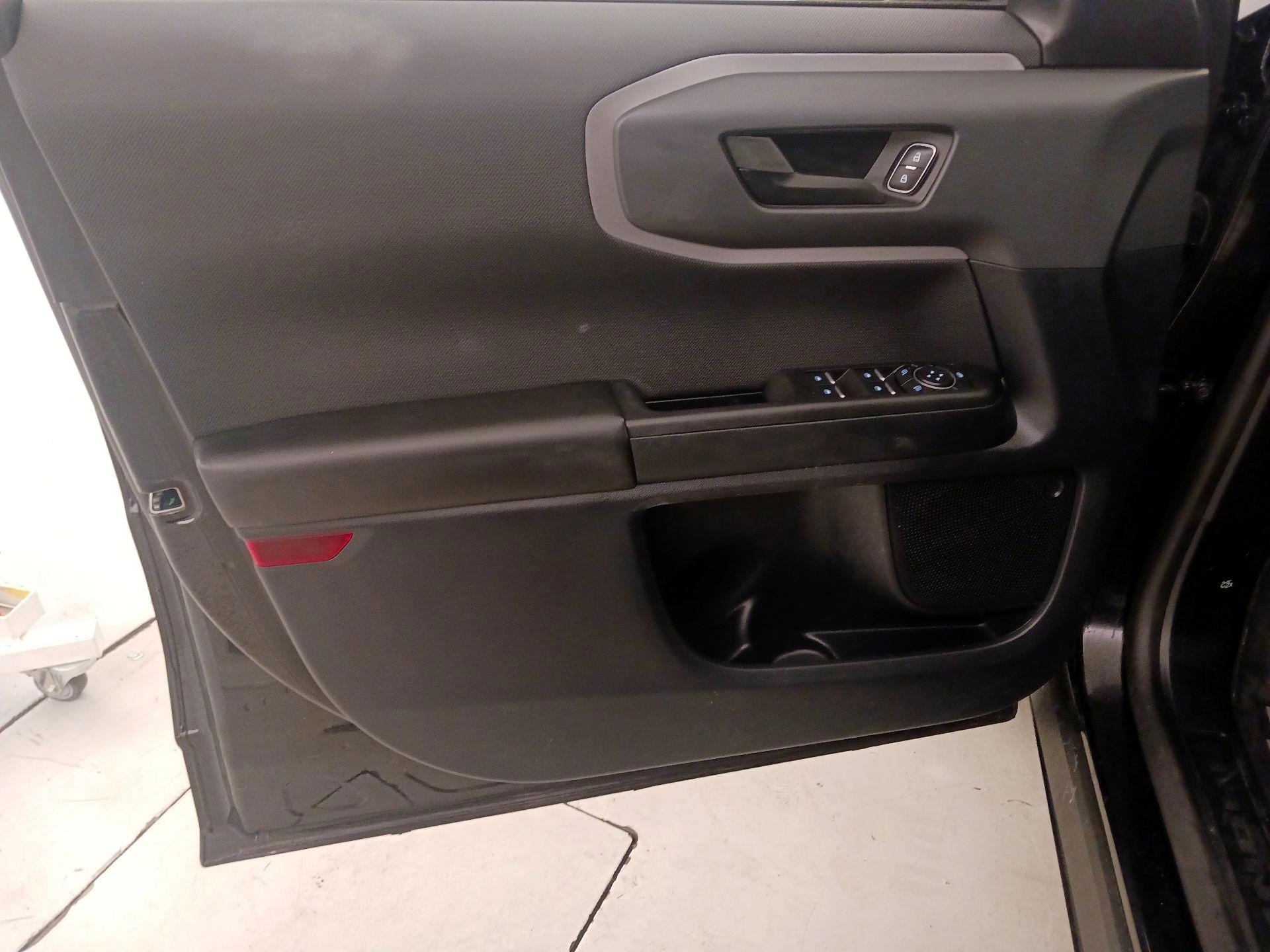 Thumbnail: 2023 Ford Bronco Sport - 12