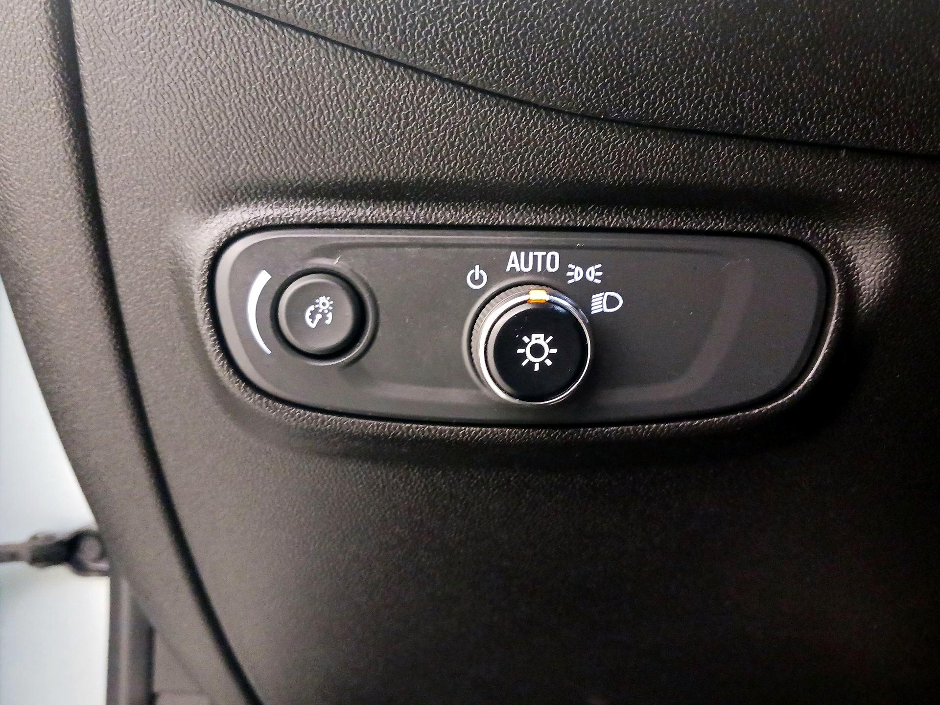 Thumbnail: 2022 Chevrolet Equinox - 13