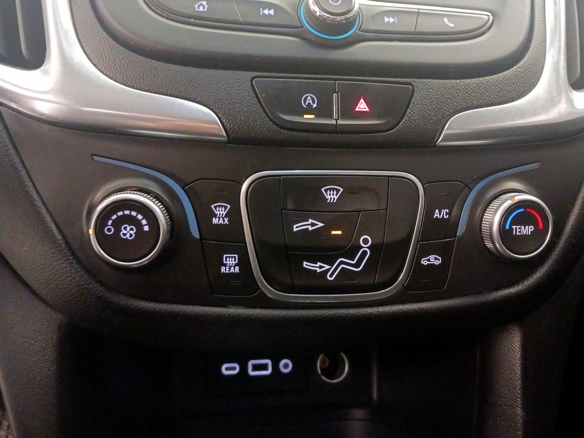 Thumbnail: 2022 Chevrolet Equinox - 16