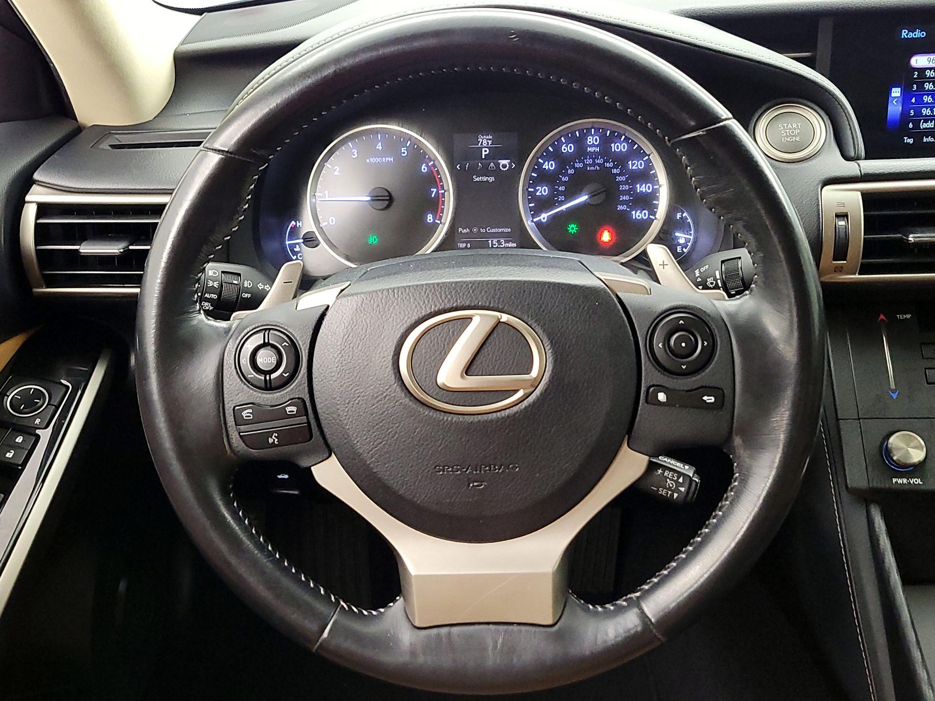 Thumbnail: 2016 Lexus IS - 10