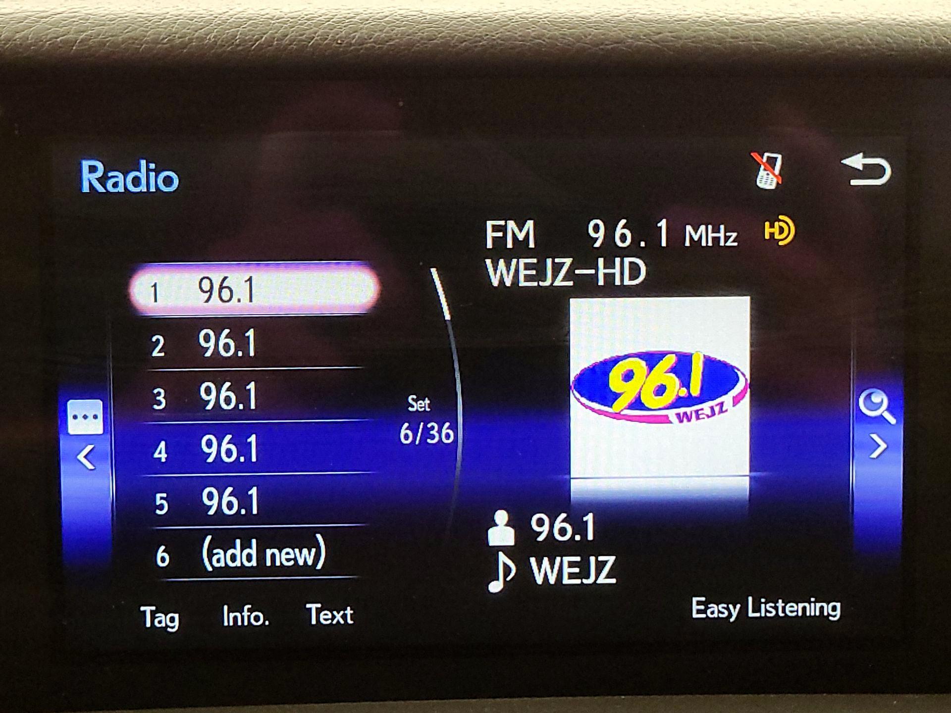 Thumbnail: 2016 Lexus IS - 15