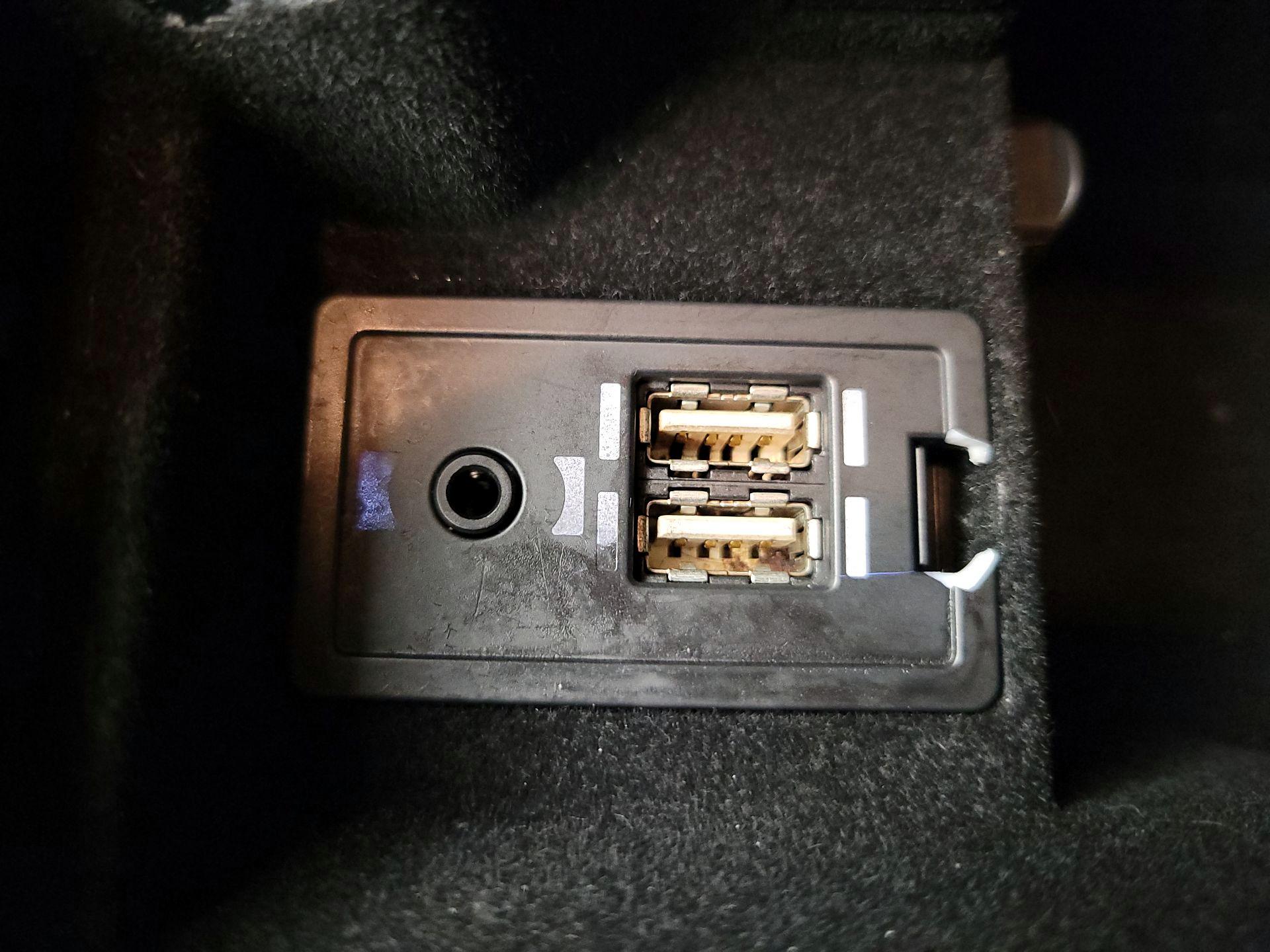 Thumbnail: 2016 Lexus IS - 18