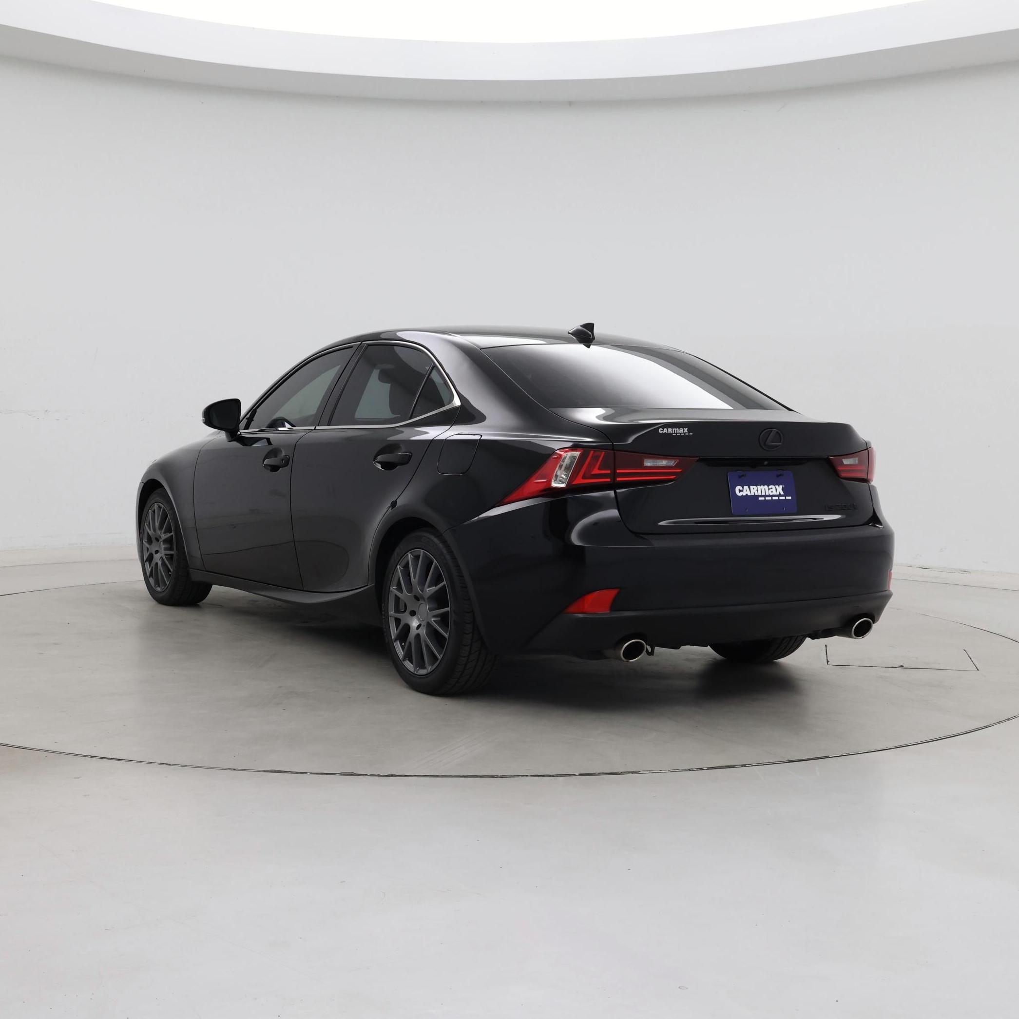 Thumbnail: 2016 Lexus IS - 2