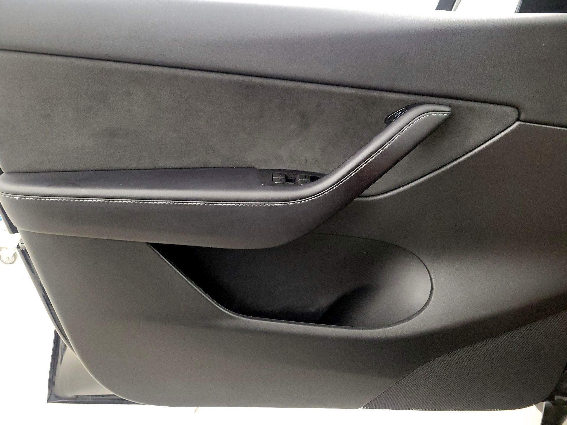 Thumbnail: 2022 Tesla Model Y - 12