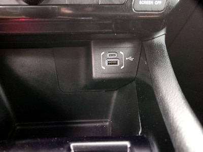 USB/AUX Ports