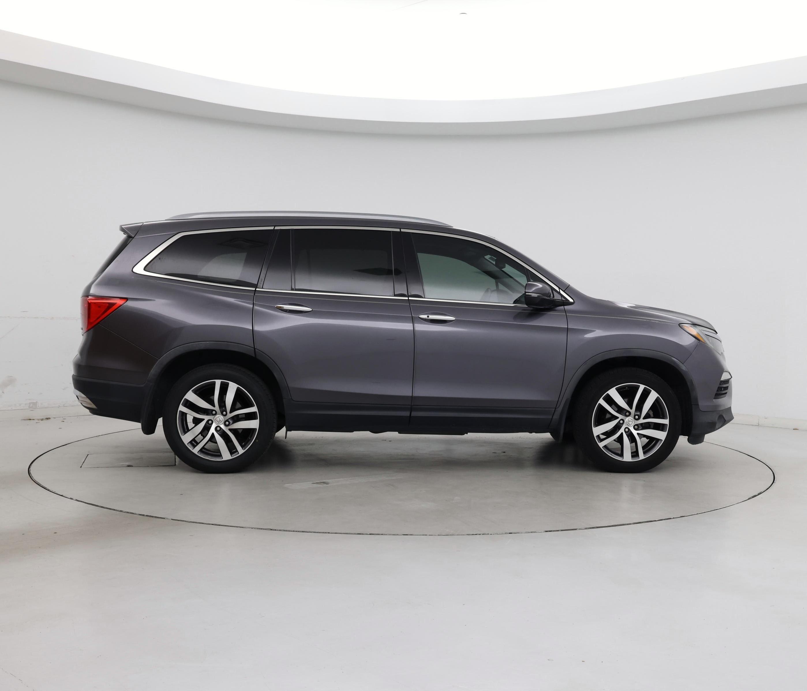 Thumbnail: 2017 Honda Pilot - 7