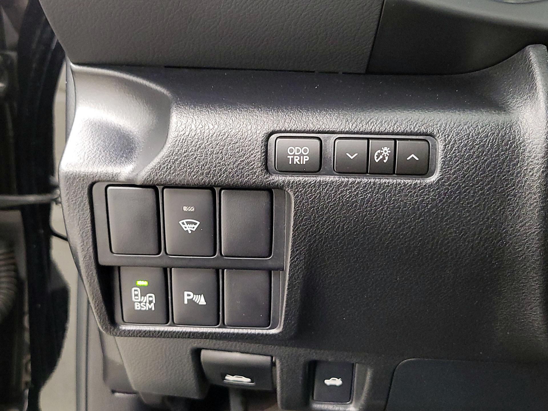 Thumbnail: 2014 Lexus IS - 13