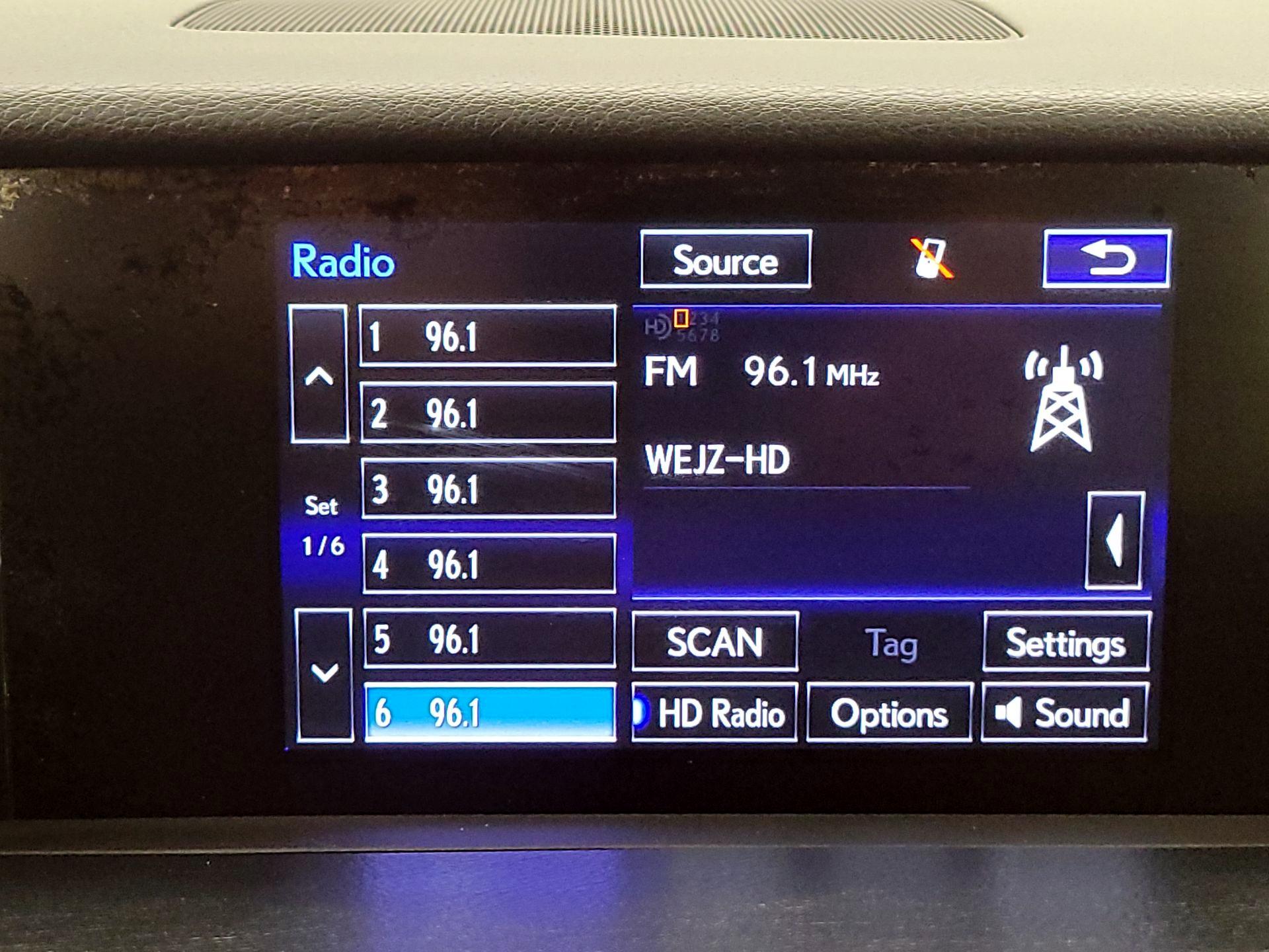 Thumbnail: 2014 Lexus IS - 15