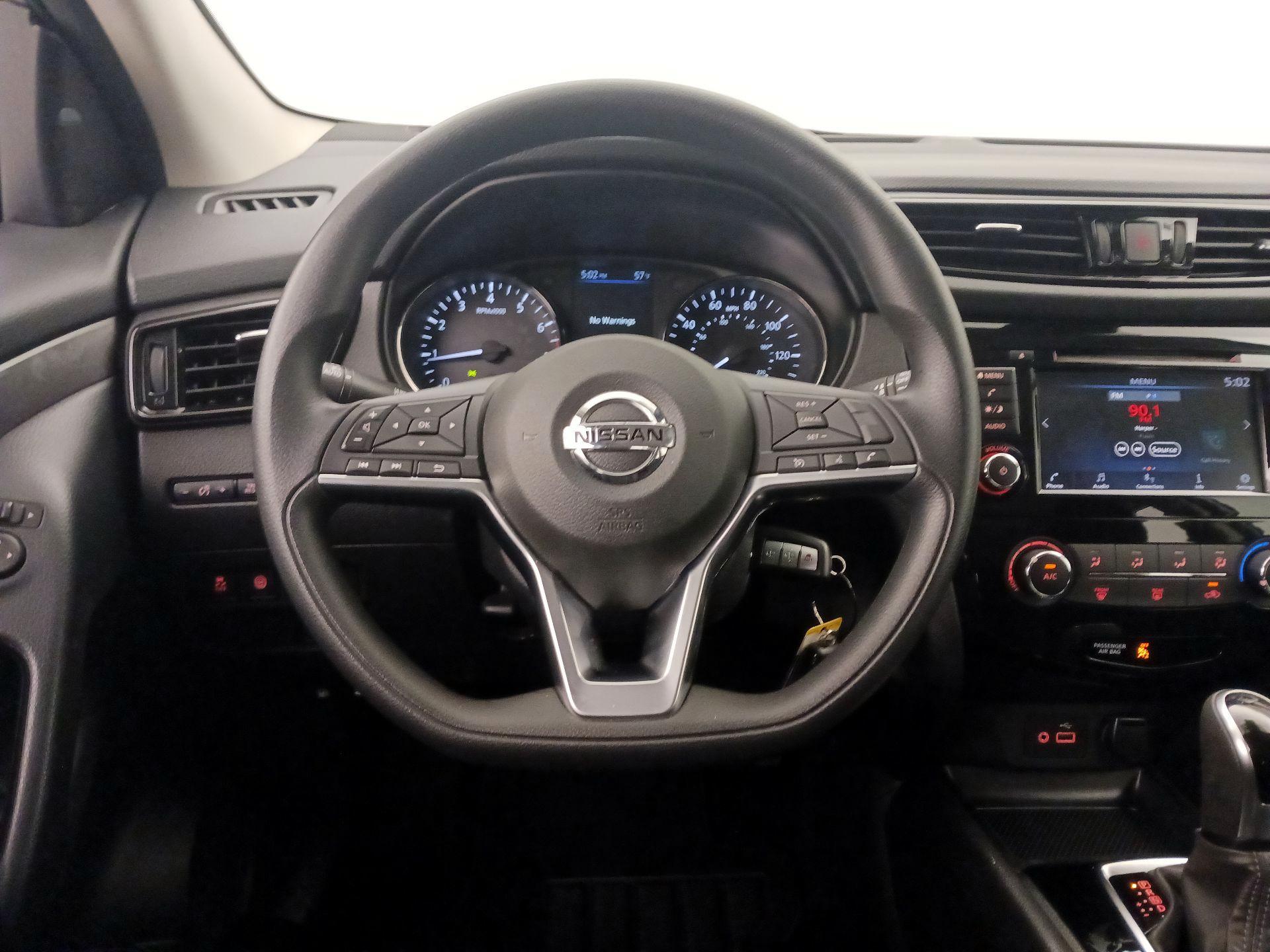 Thumbnail: 2022 Nissan Rogue Sport - 10