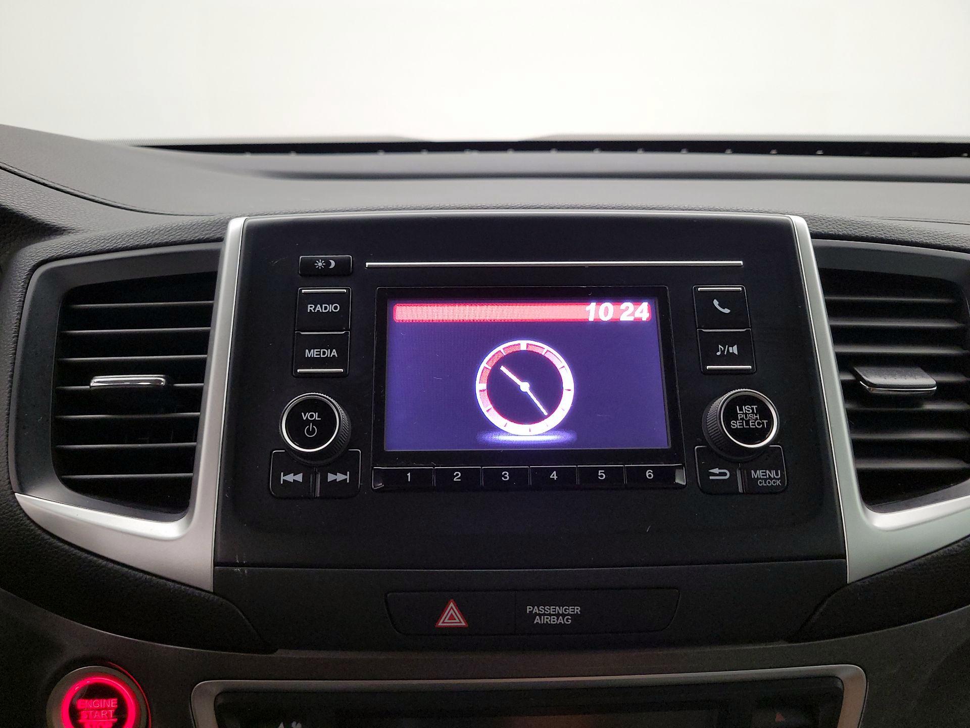 Thumbnail: 2017 Honda Pilot - 15