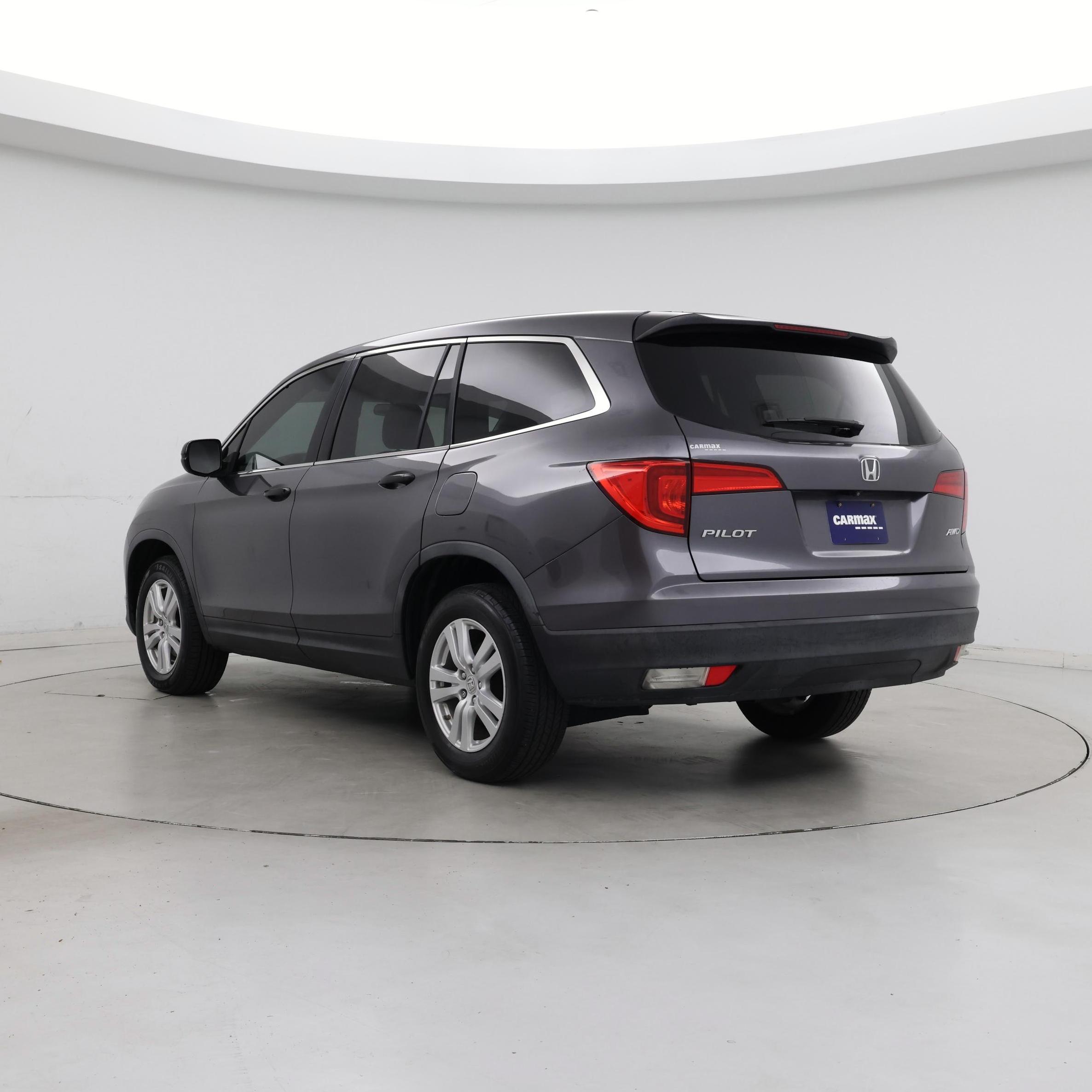 Thumbnail: 2017 Honda Pilot - 2
