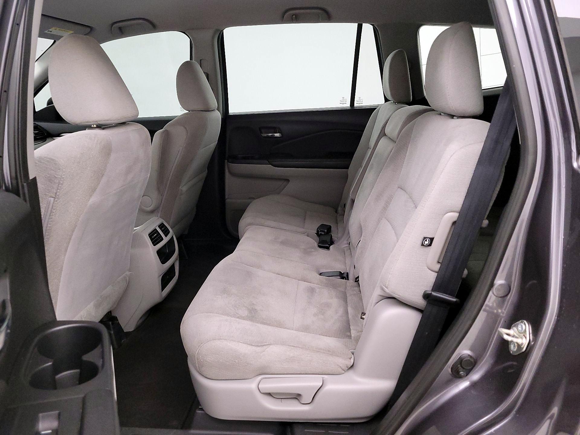 Thumbnail: 2017 Honda Pilot - 19