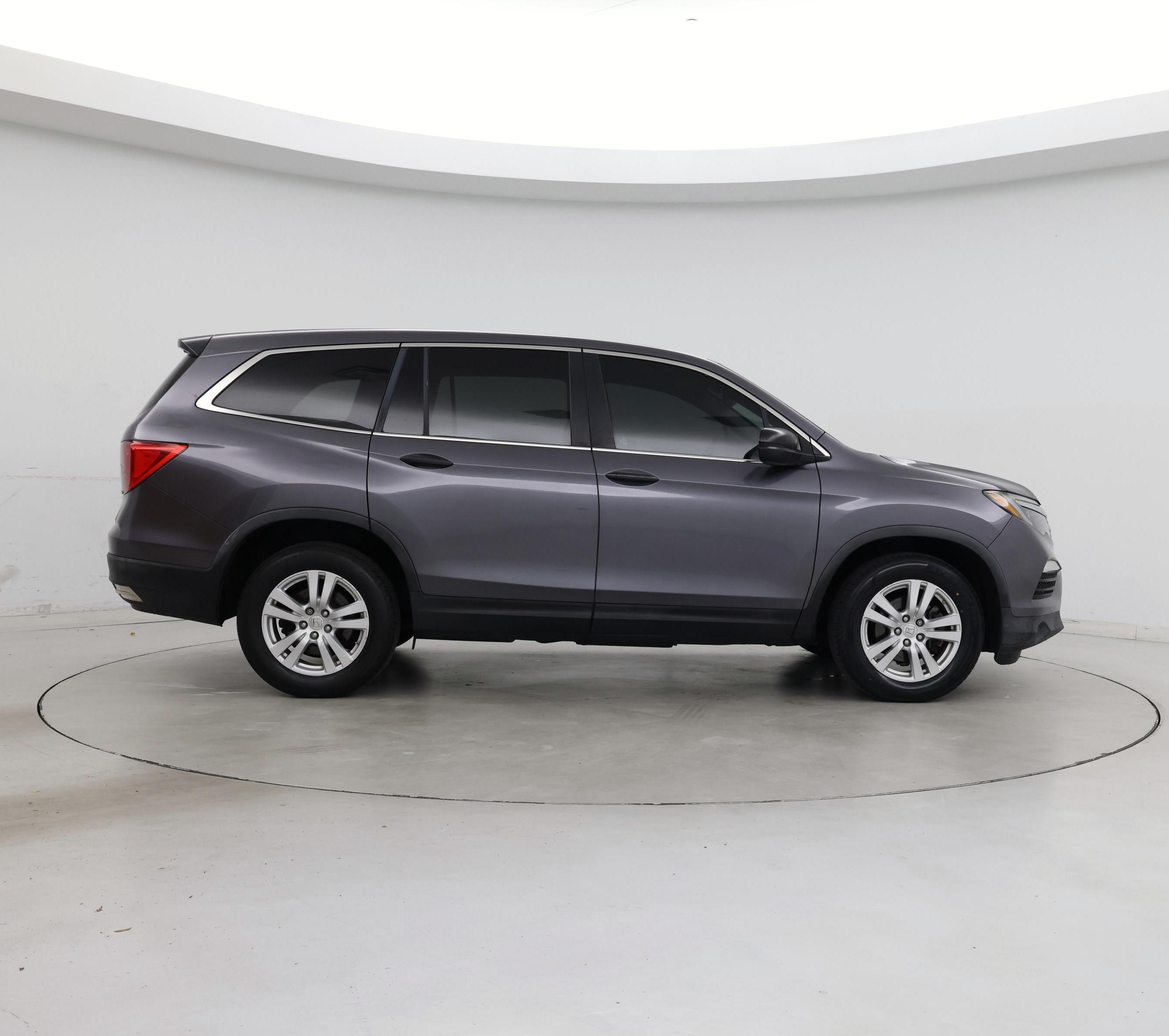 Thumbnail: 2017 Honda Pilot - 7