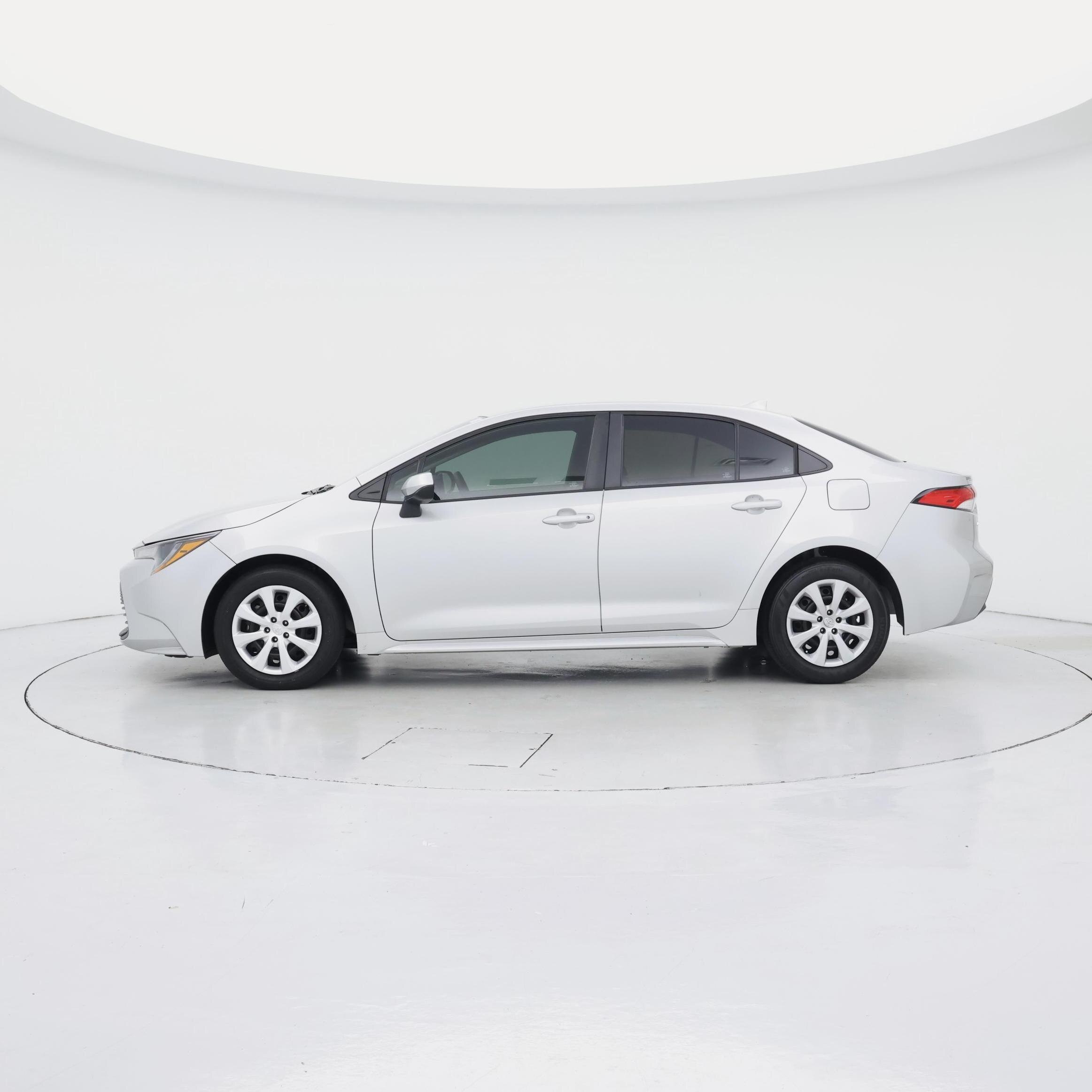 Thumbnail: 2023 Toyota Corolla - 3