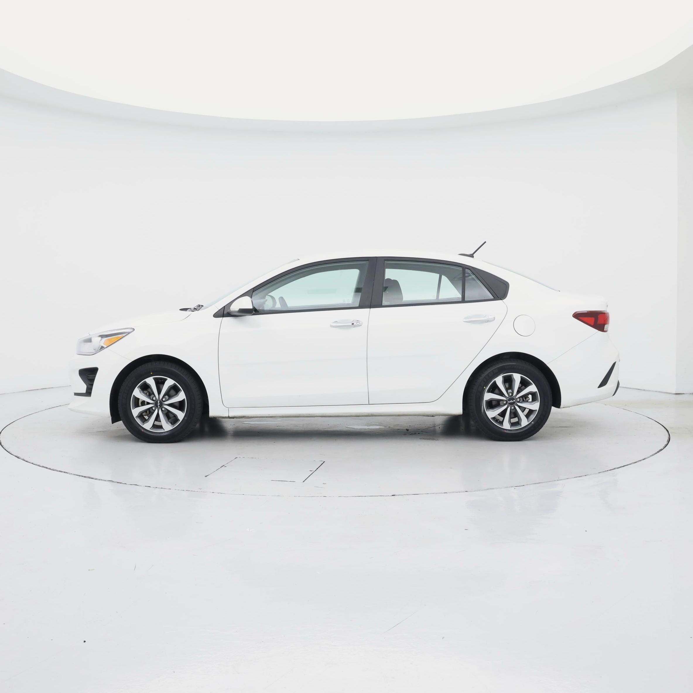 Thumbnail: 2023 Kia Rio - 3