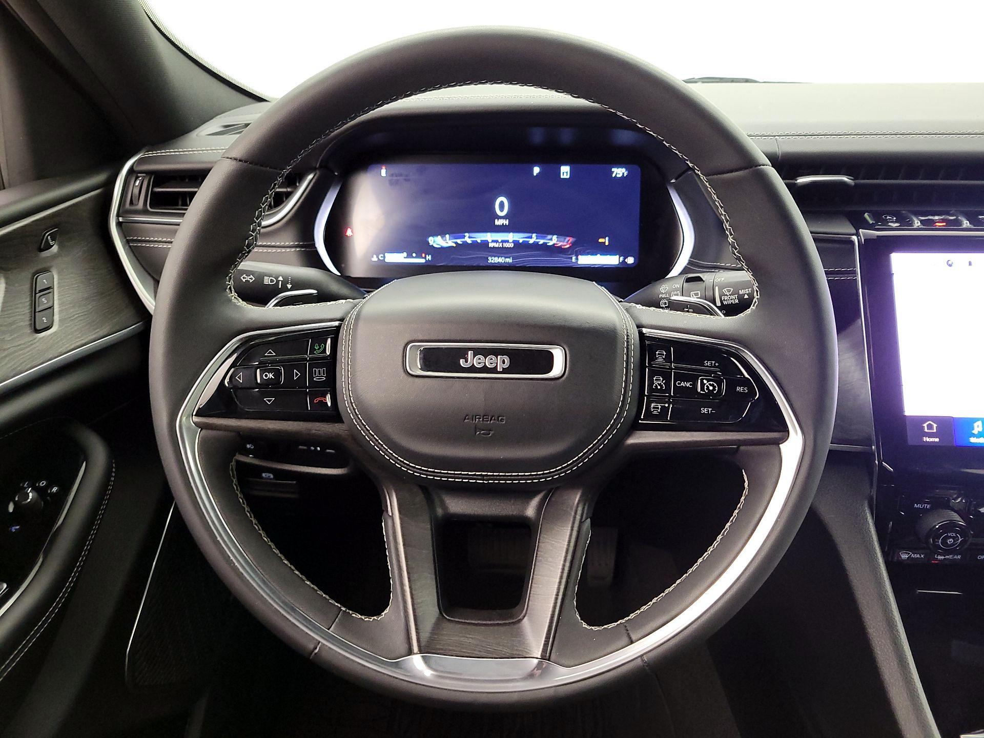 Thumbnail: 2023 Jeep Grand Cherokee - 10