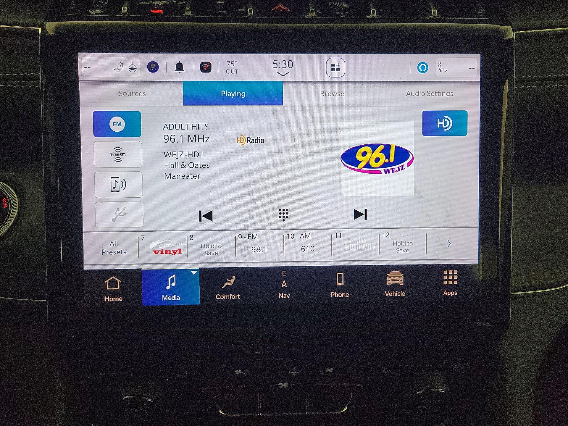 Thumbnail: 2023 Jeep Grand Cherokee - 15