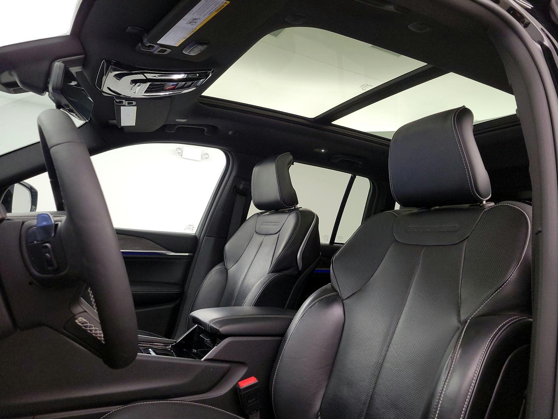 Thumbnail: 2023 Jeep Grand Cherokee - 19