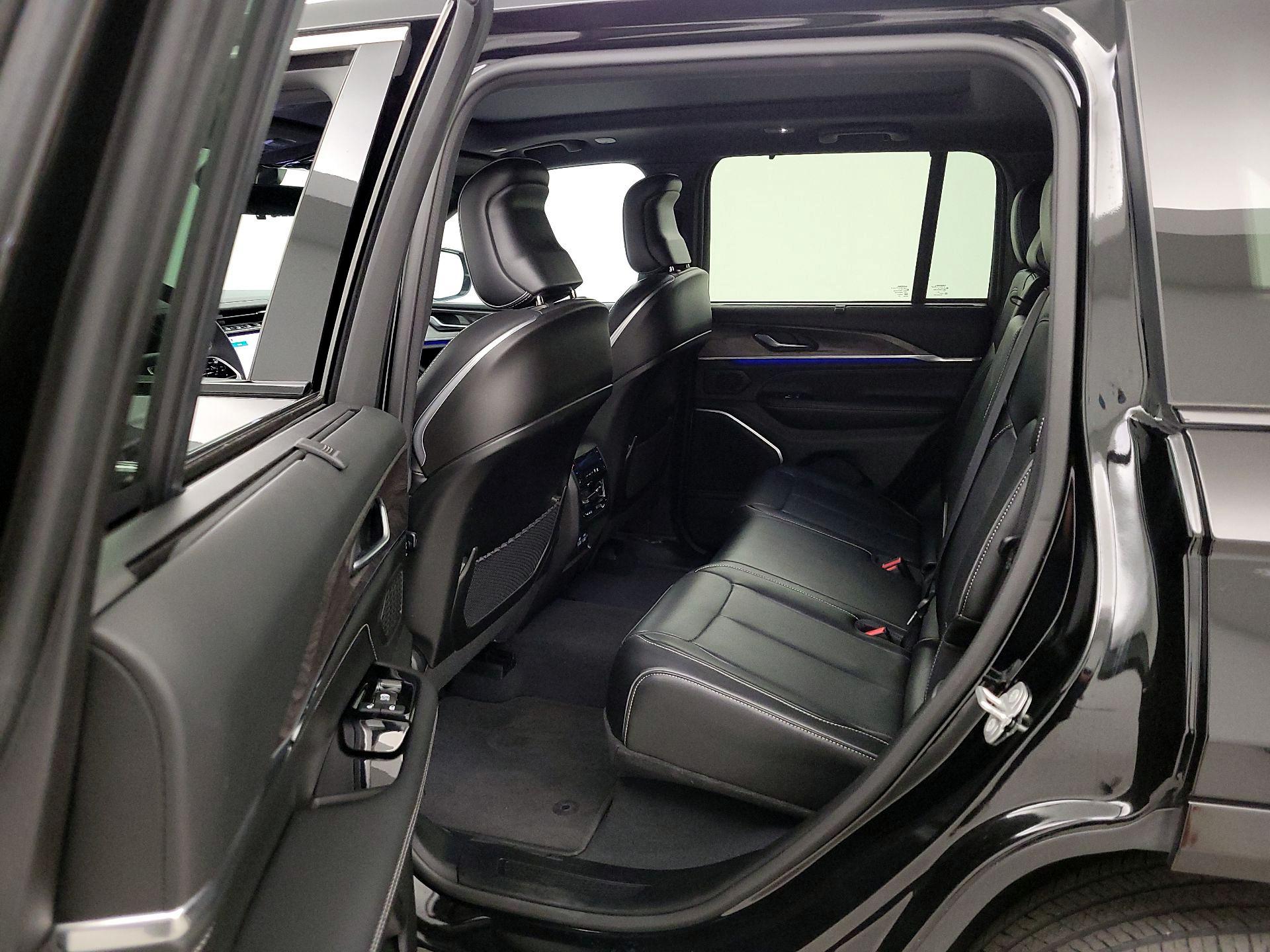 Thumbnail: 2023 Jeep Grand Cherokee - 20