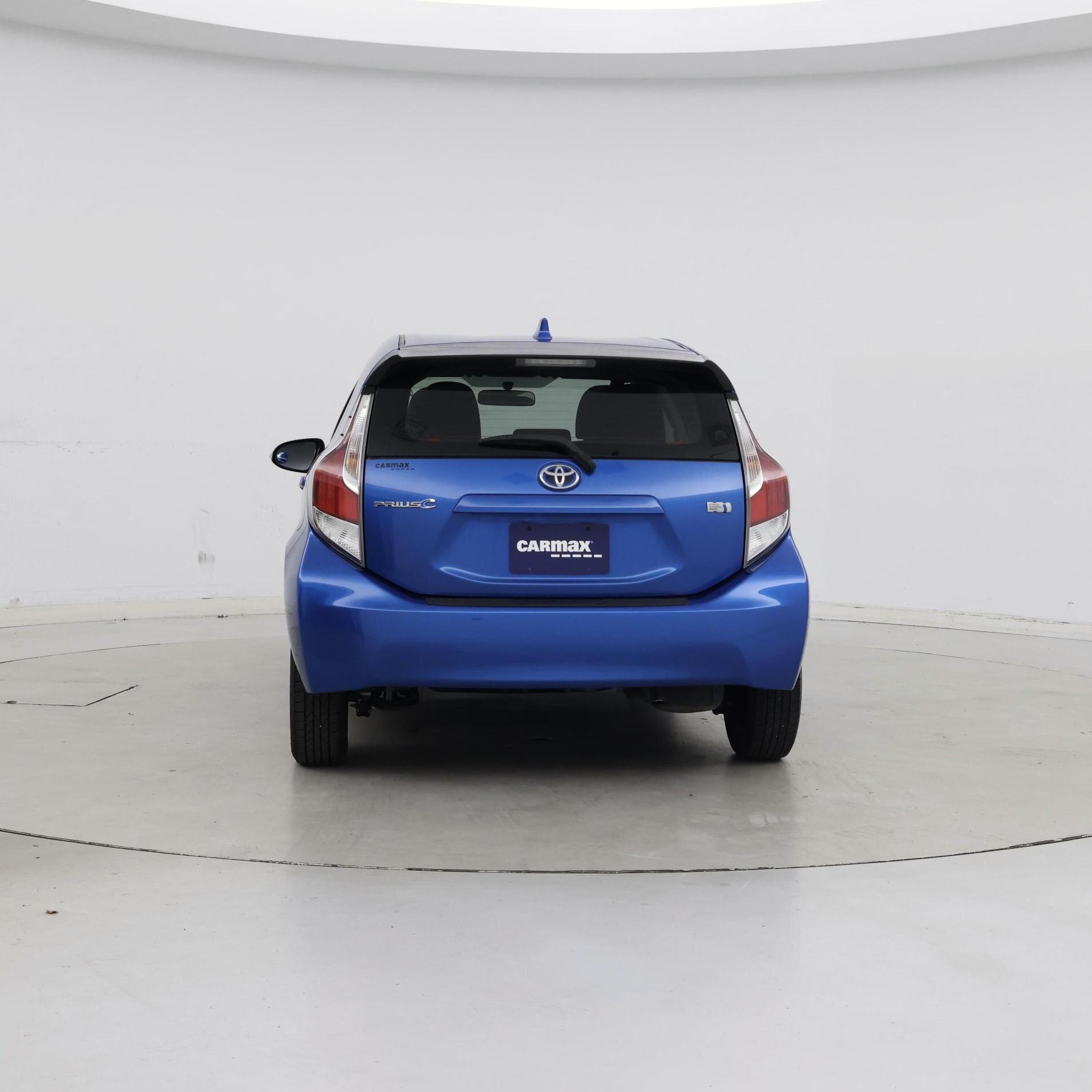 Thumbnail: 2015 Toyota Prius c - 6