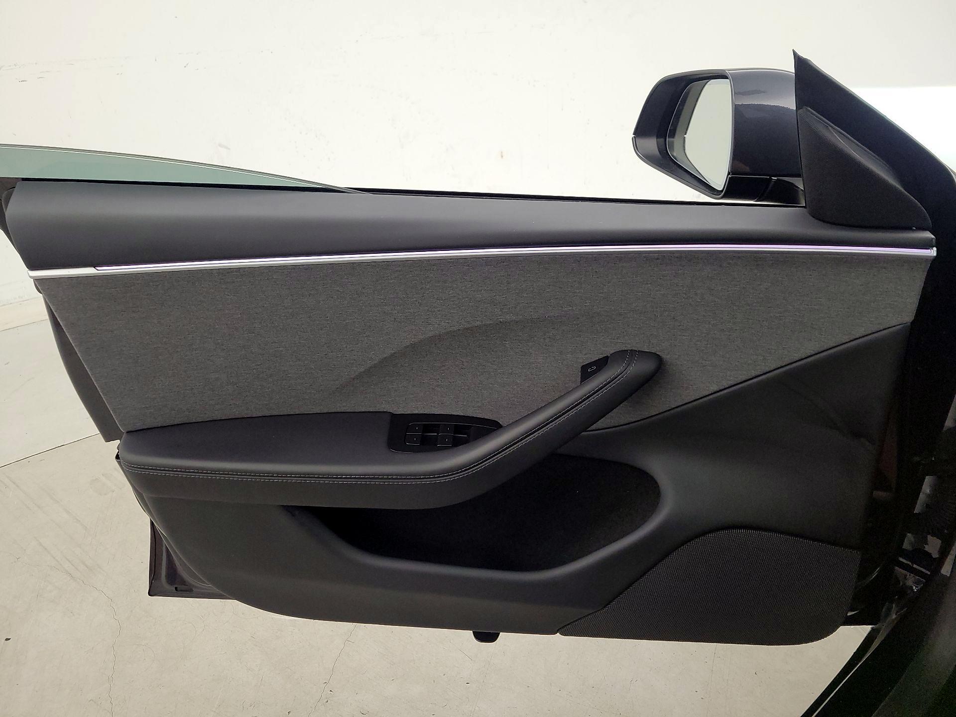 Thumbnail: 2025 Tesla Model 3 - 12