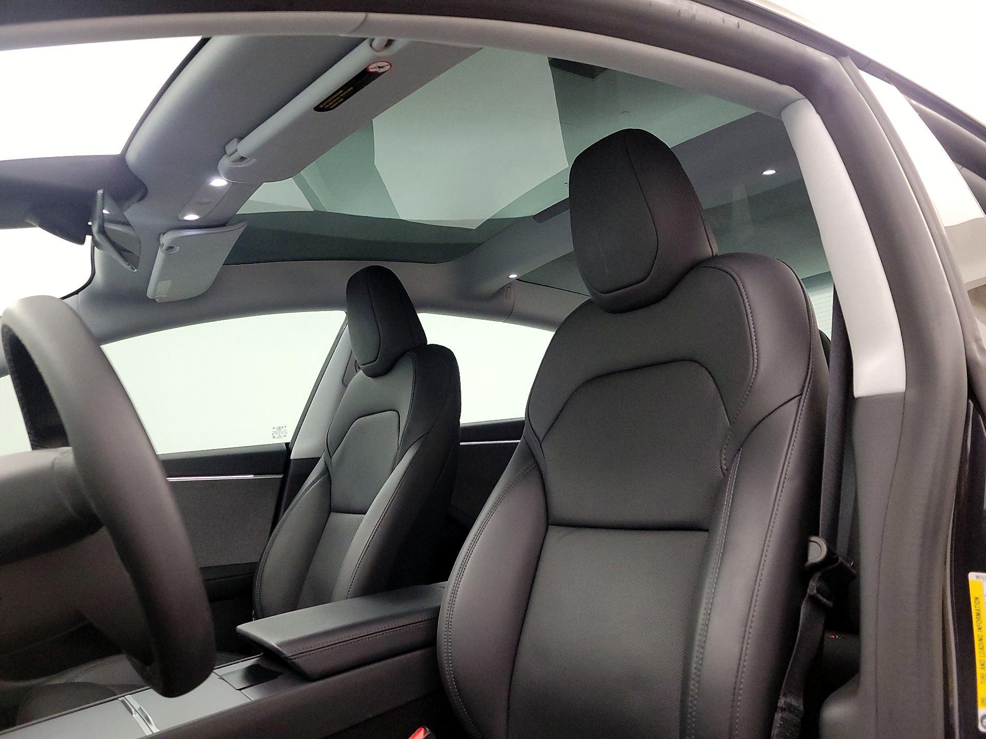 Thumbnail: 2025 Tesla Model 3 - 19