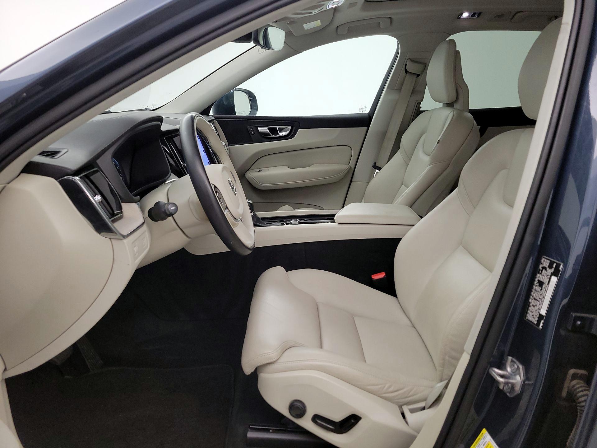 Thumbnail: 2018 Volvo XC60 - 11