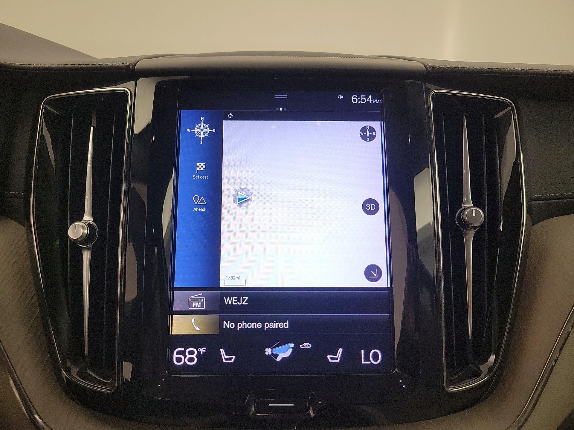 Thumbnail: 2018 Volvo XC60 - 14