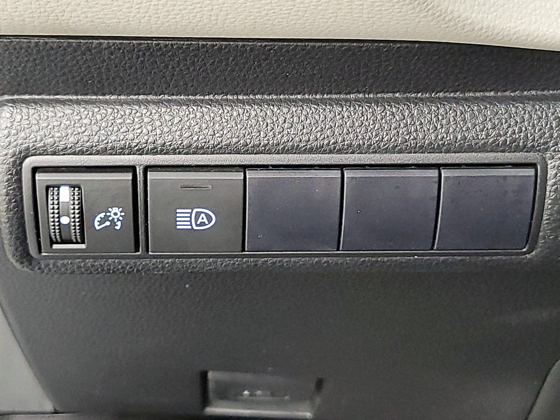 Thumbnail: 2021 Toyota Corolla - 13