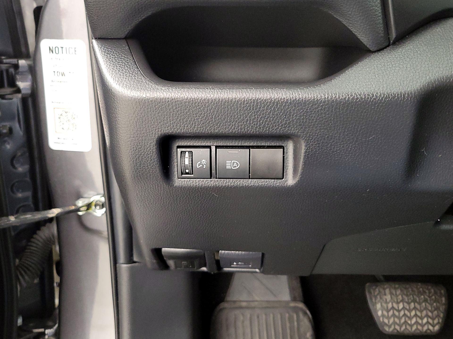 Thumbnail: 2022 Toyota RAV4 - 13