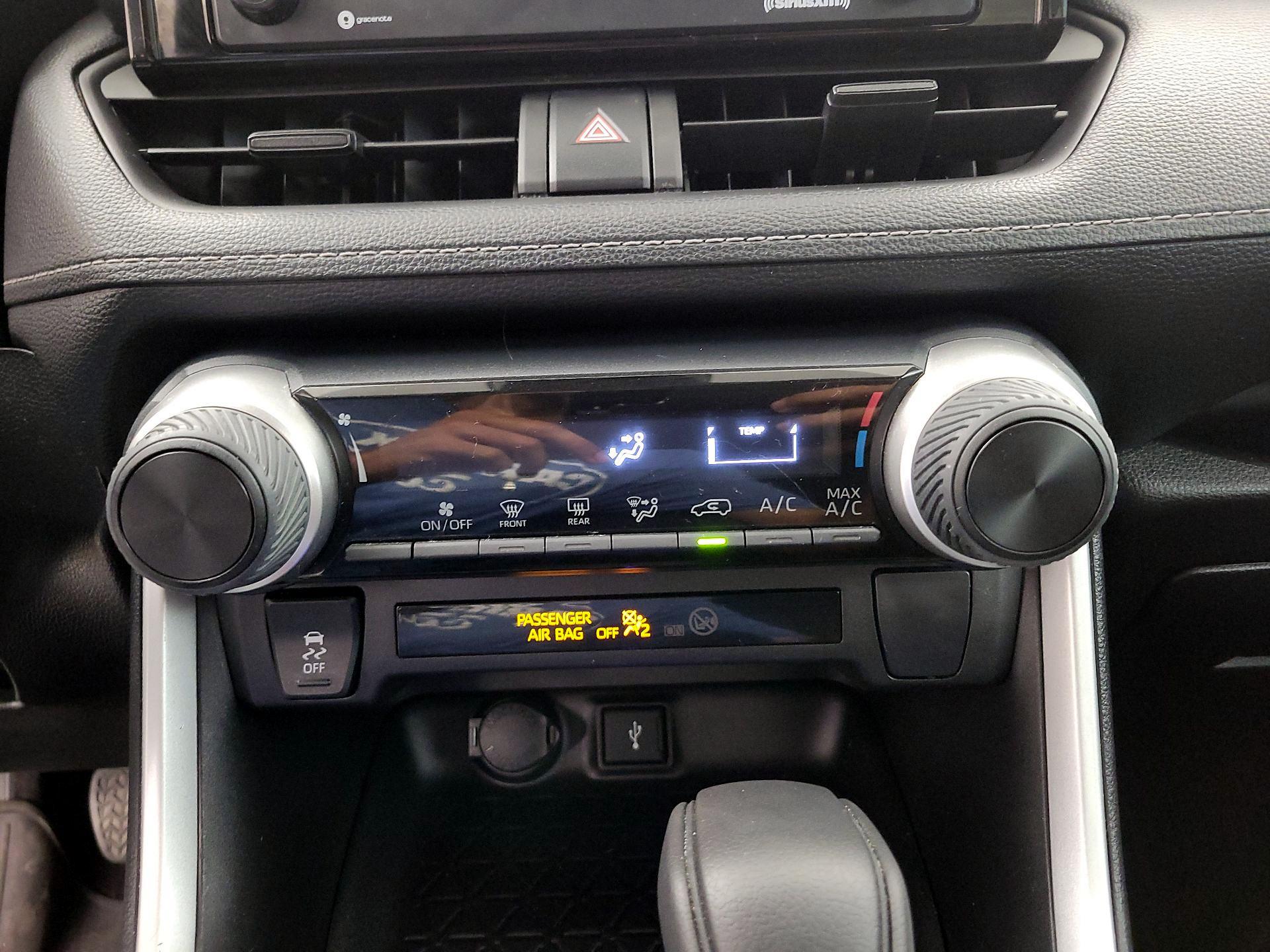 Thumbnail: 2022 Toyota RAV4 - 16