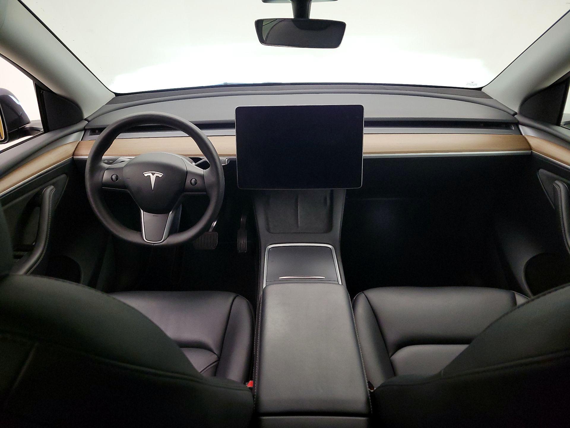 Thumbnail: 2023 Tesla Model Y - 9