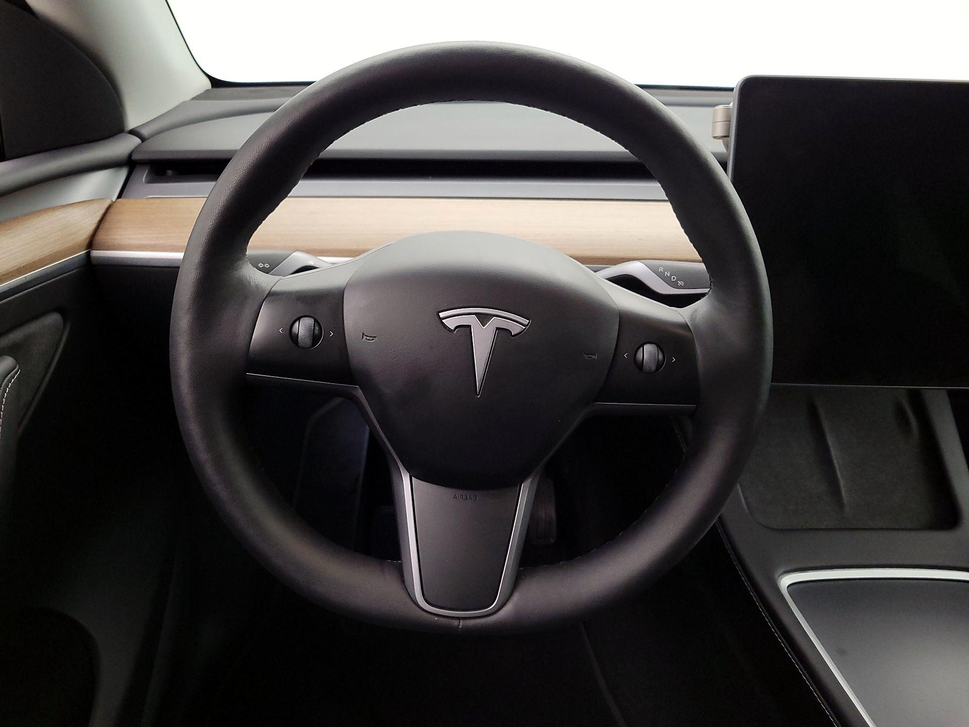 Thumbnail: 2023 Tesla Model Y - 10