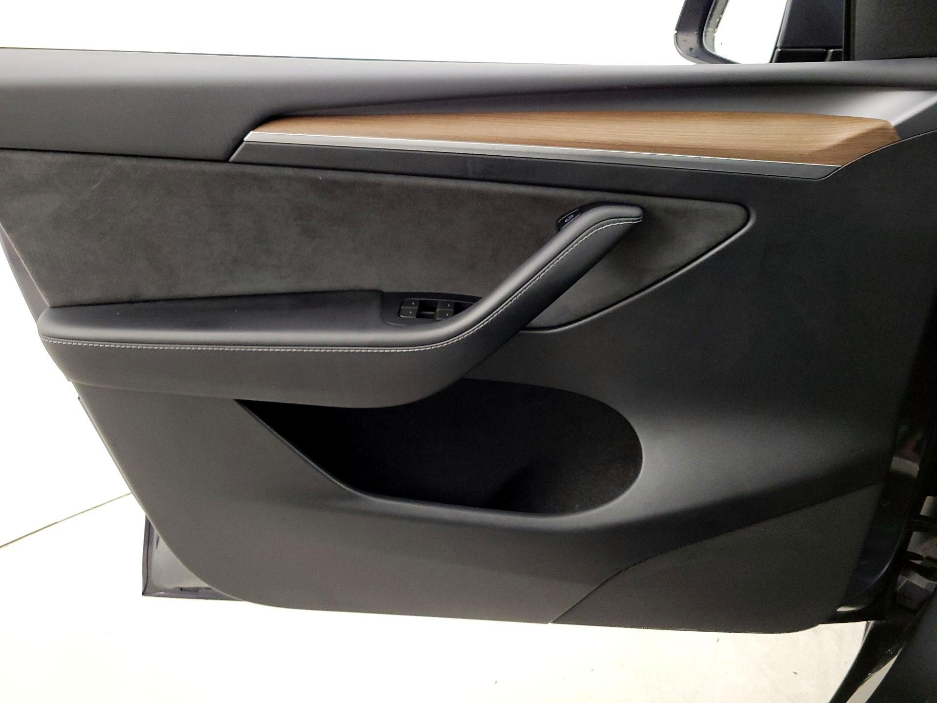 Thumbnail: 2023 Tesla Model Y - 12