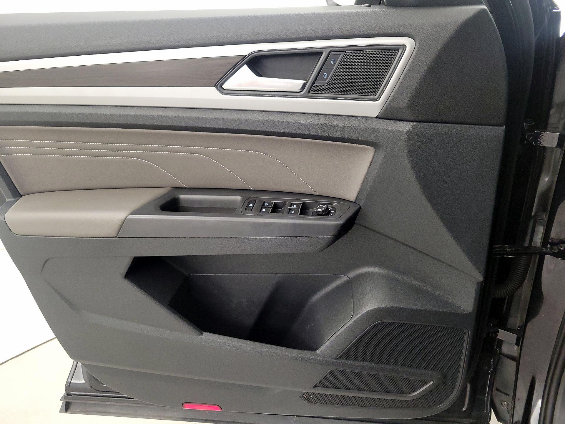 Thumbnail: 2023 Volkswagen Atlas - 12